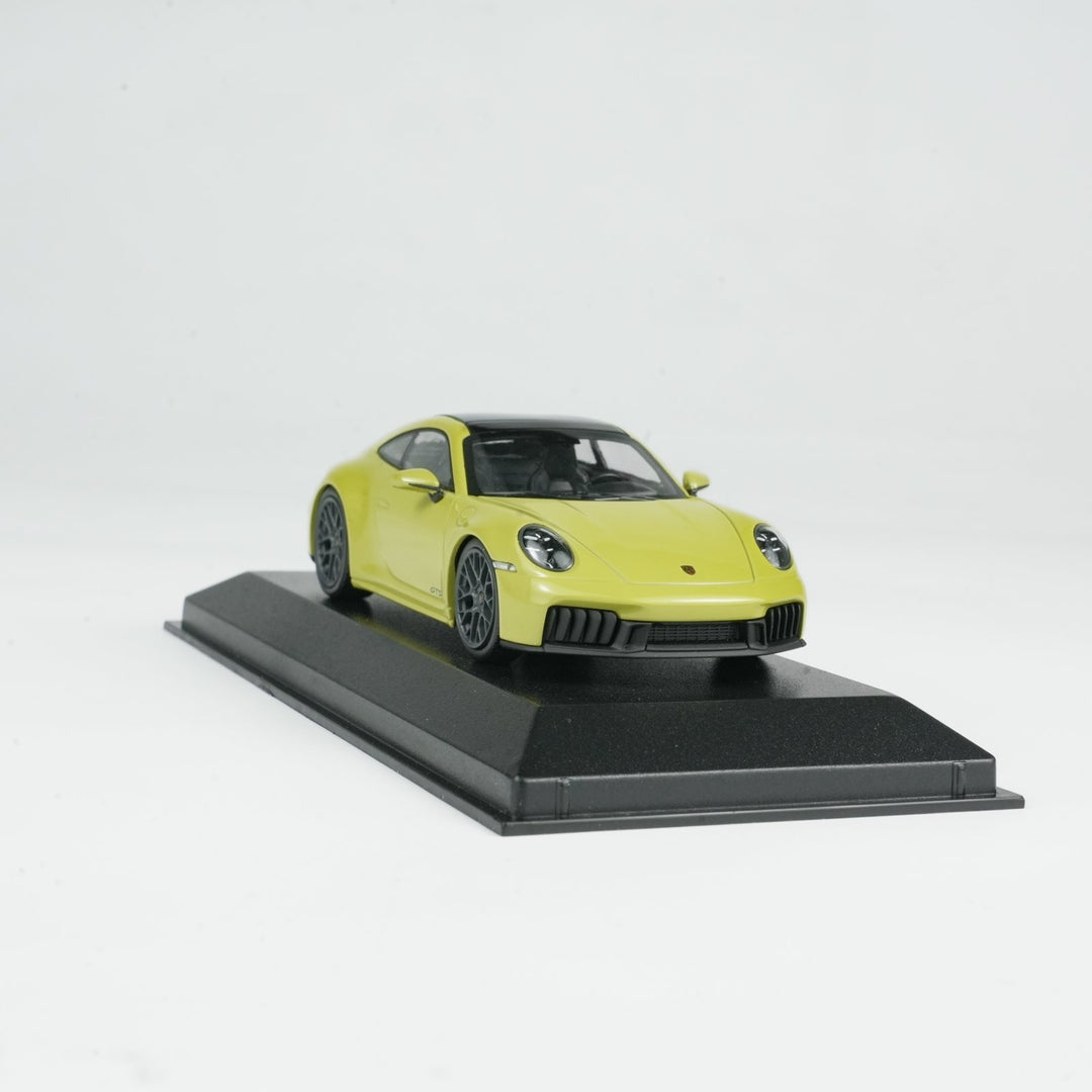 MINICHAMPS 1:43 PORSCHE 911 (992.2) CARRERA GTS 2024-YELLOW METALLIC 410064122