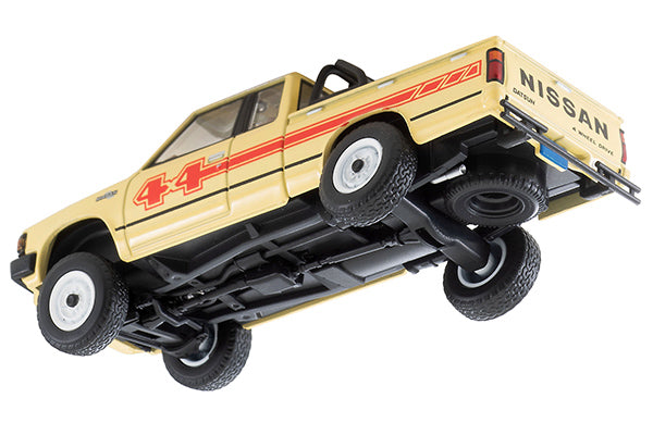 TLVN Tomica Limited Vintage Neo 1:64 Nissan Truck 4X4 King Cab North American Specification