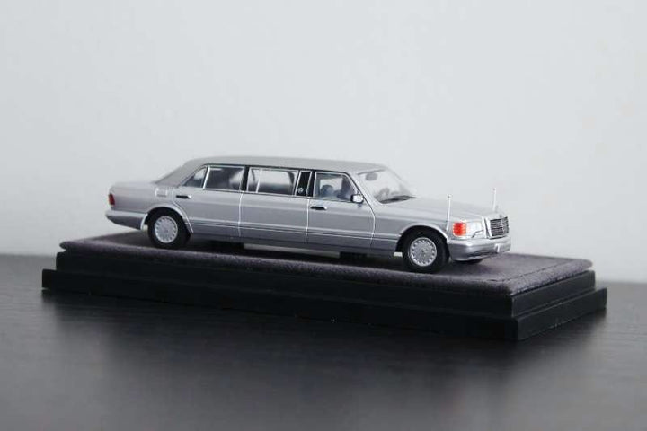 The Art of Model 1:64 Mercedes Benz S-class W126 44’ limosine Silver