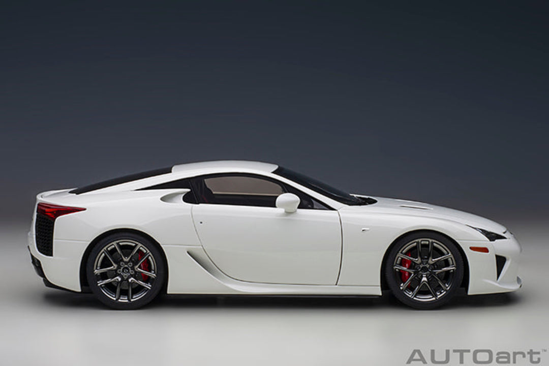 AUTOart 1:18 Lexus LFA - Whitest White 78850