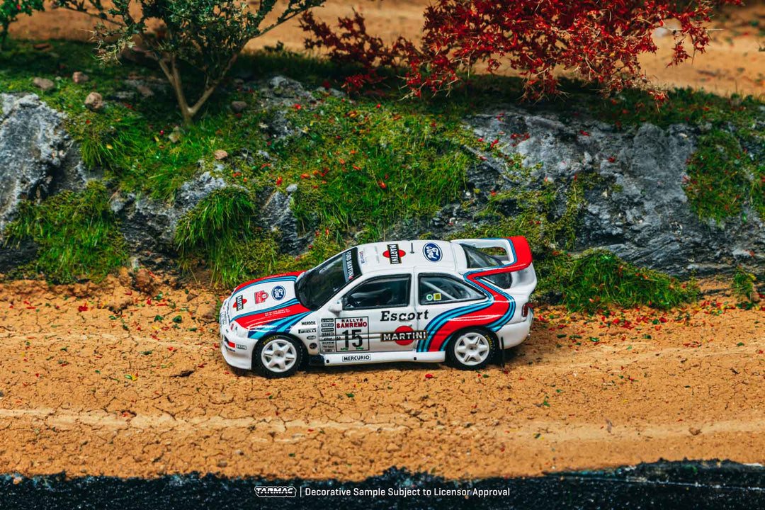 [Preorder] Tarmac Works 1:64 Ford Escort RS Cosworth WRC Rallye Sanremo 1994 Malcolm T64-081-94RS15
