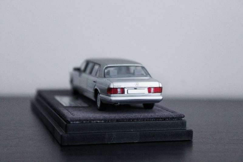The Art of Model 1:64 Mercedes Benz S-class W126 44’ limosine Silver