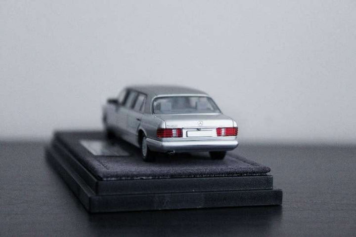 The Art of Model 1:64 Mercedes Benz S-class W126 44’ limosine Silver