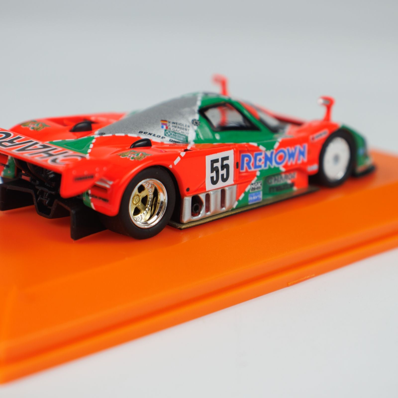 Kyosho 1:64 Mini Car & Book Mazda 787B (NO.55) K07033B1-CL