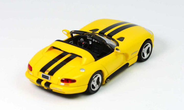 GFCC 1:64 1996 Dodge Viper Roadster (2 Colours)