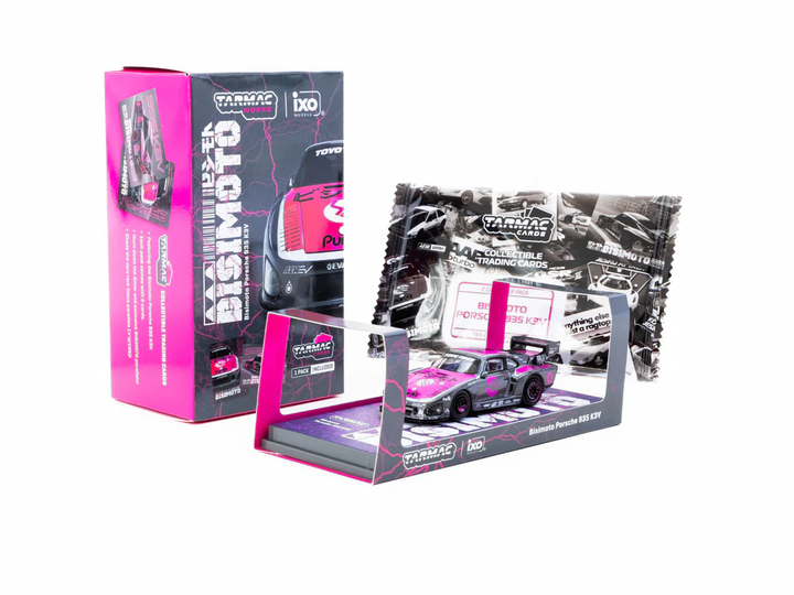Tarmac Works 1:64 Bisimoto Porsche 935 K3V Model Car + Trading Cards Combo Set T64-079-K3V