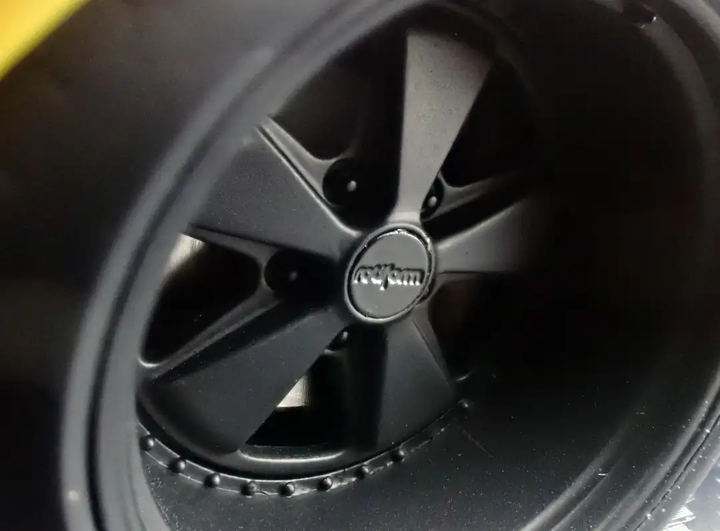 [Preorder] Ignition Model 1:18 PORSCHE RWB Backdate Yellow / Blue IG3877