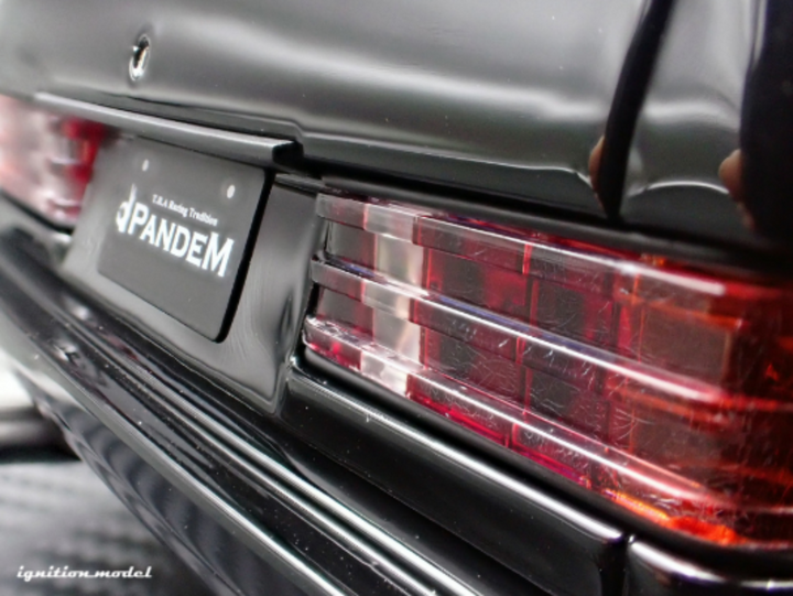 [Preorder] Ignition Model 1:18 PANDEM 190 Black IG3769