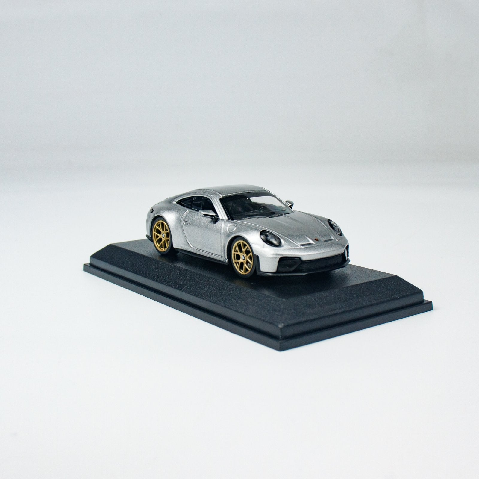 Minichamps 1:64 PORSCHE 911 (992.2) GT3 TOURING - 2025 - SILVER