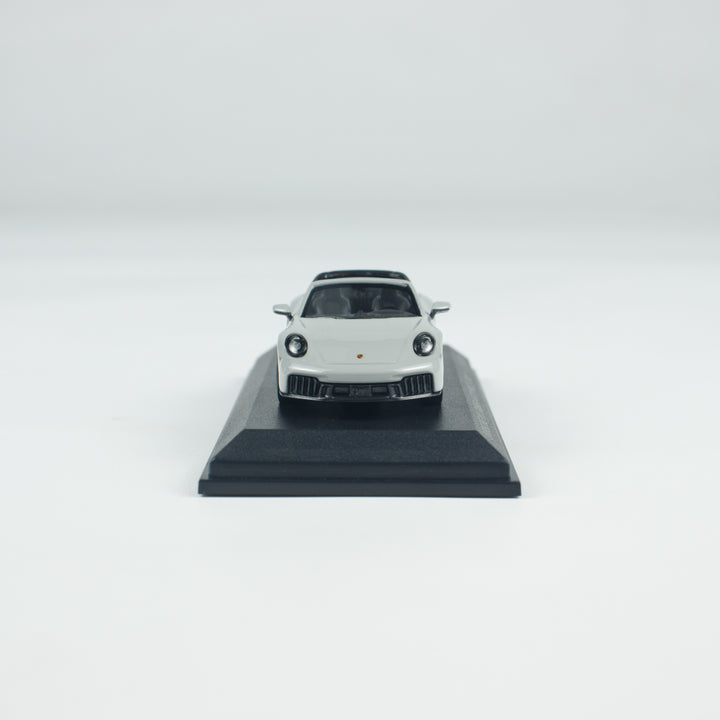 [Preorder] MINICHAMPS 1:64 PORSCHE 911 (992.2) TARGA 4 GTS -2025-CHALK CLDC 643064145