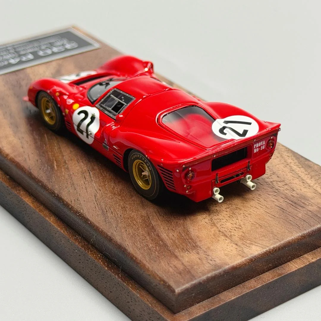 DMH 1:64 Ferrari 330P4 Coupe (24h Le mans 1967 2nd) Red 