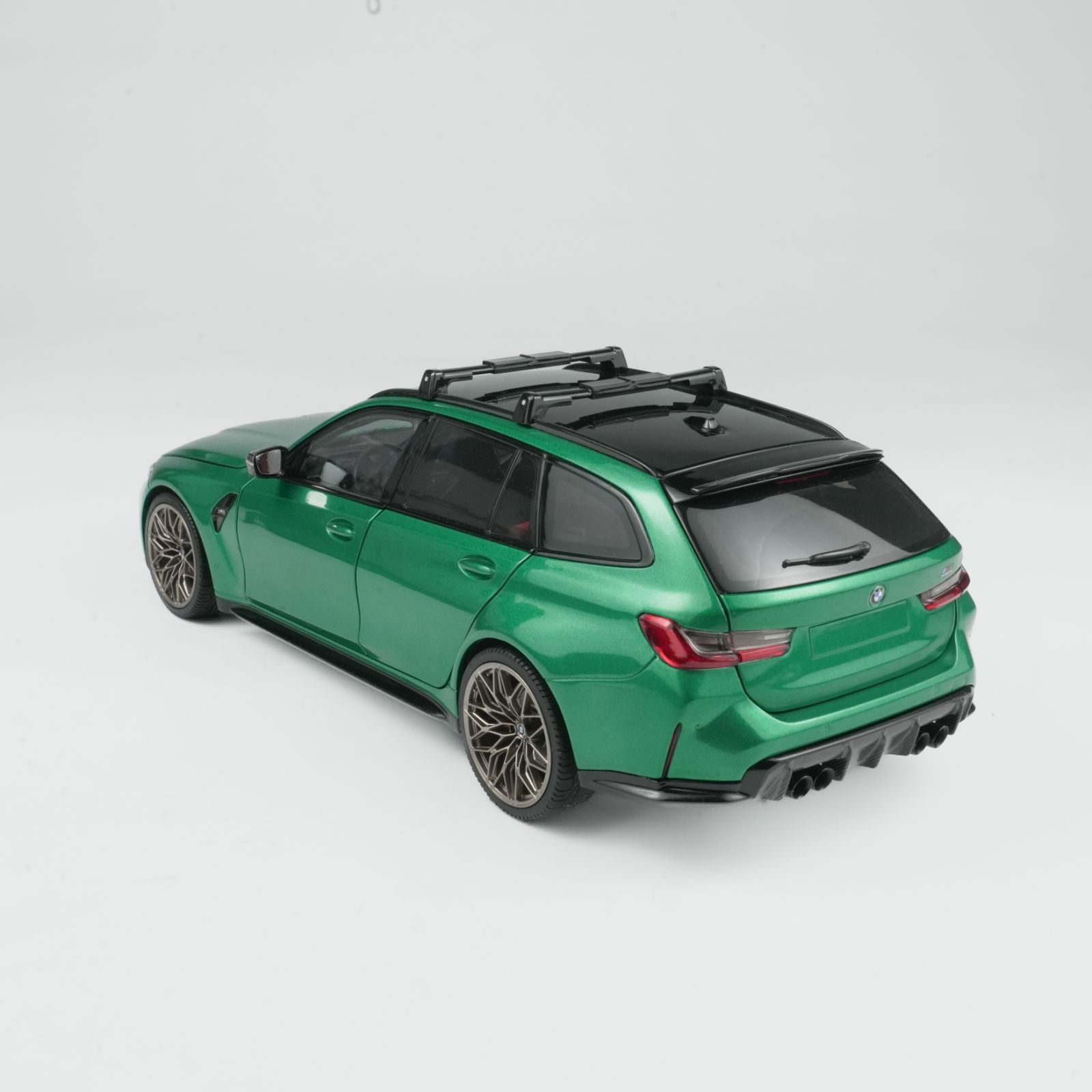 MINICHAMPS 1:18 BMW M3 TOURING - 2024 - OCEAN GREEN 113024023