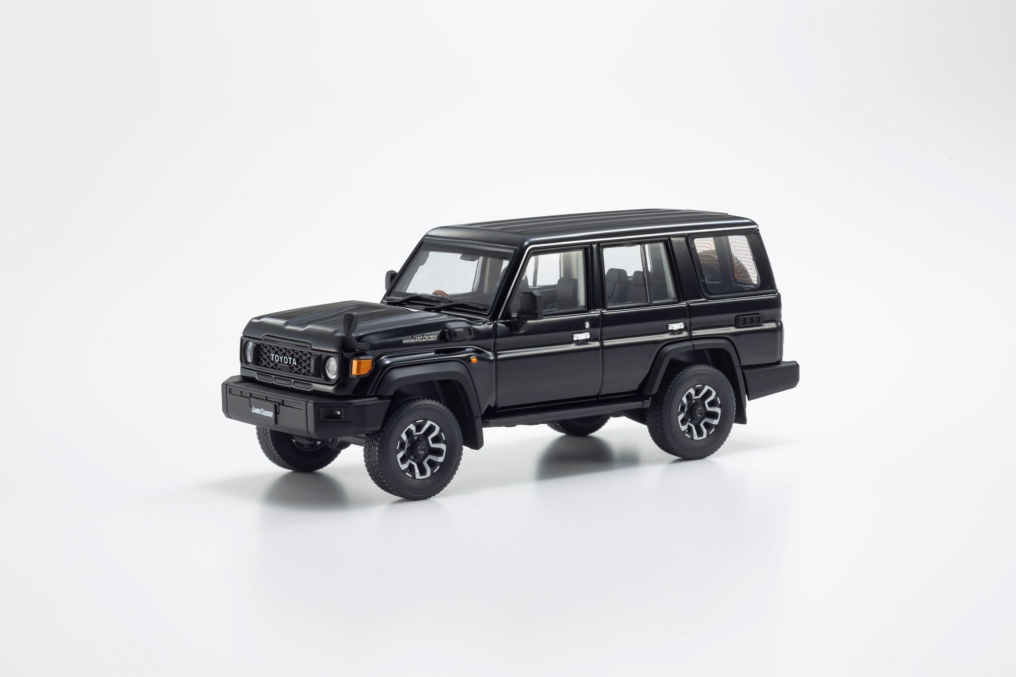 限定1セット　4台Toyota Land Cruiser 2色セット Kyosho 1:43 Toyota Land Cruiser 70 4(3 Colours) 03928BE/03928W