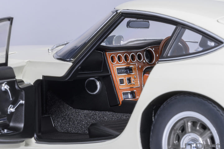 [Preorder] AUTOart 1:18 Toyota 2000GT 1967 White 79546