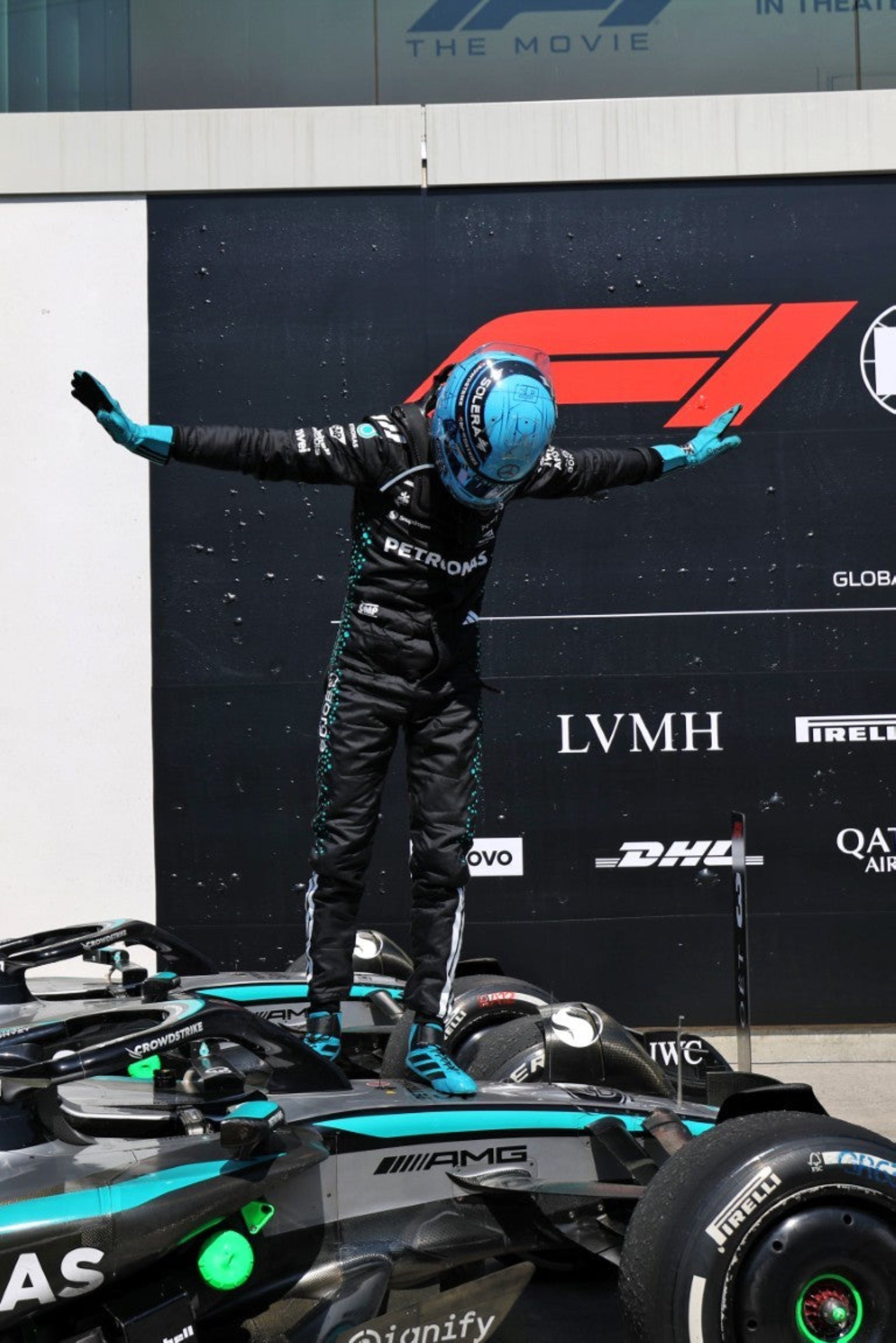 Preorder] MINICHAMPS 1:64 MERCEDES-AMG PETRONAS FORMULA ONE TEAM