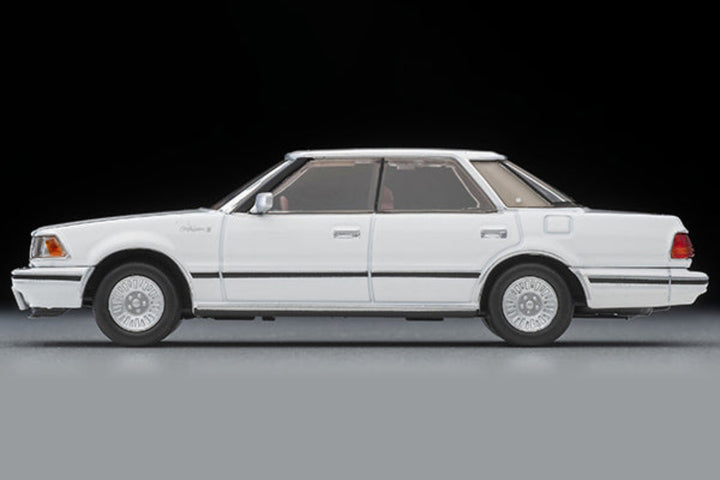 Tomytec TLVN 1:64 Toyota Crown Hardtop 3.0 Royal Saloon G (white) 1985