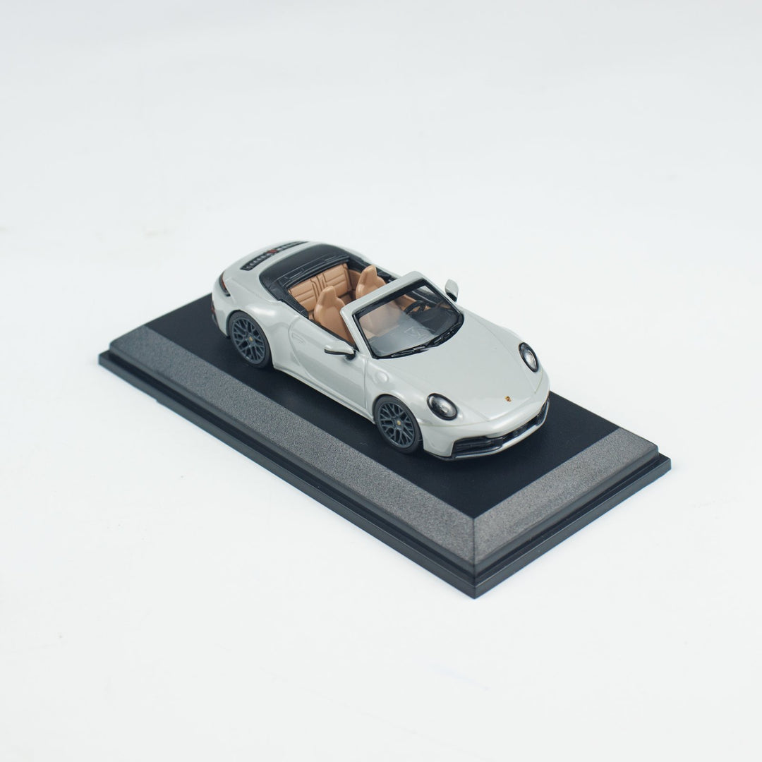 [Preorder] Minichamps 1:64 PORSCHE 911(992.2) CARRERA CABRIOLET CHALK CLDC 643064037
