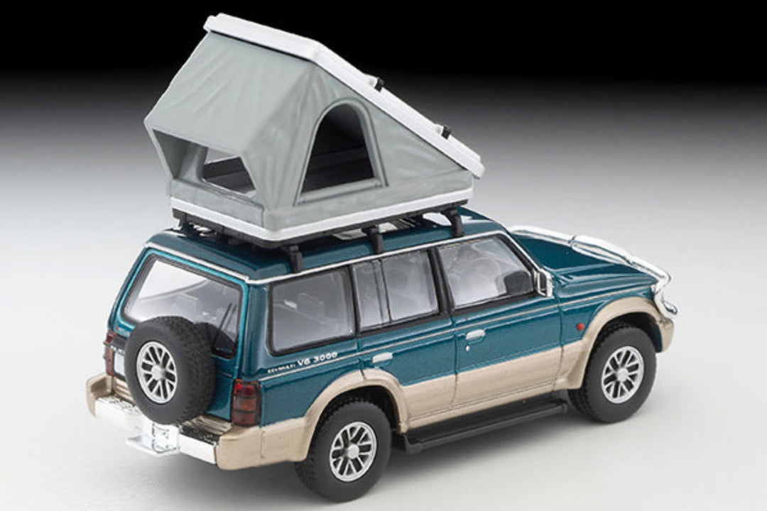 Tomytec TLVN 1:64 Mitsubishi Pajero Mid Roof Wide VR with optional parts (green/beige) 1991 with tent and figure