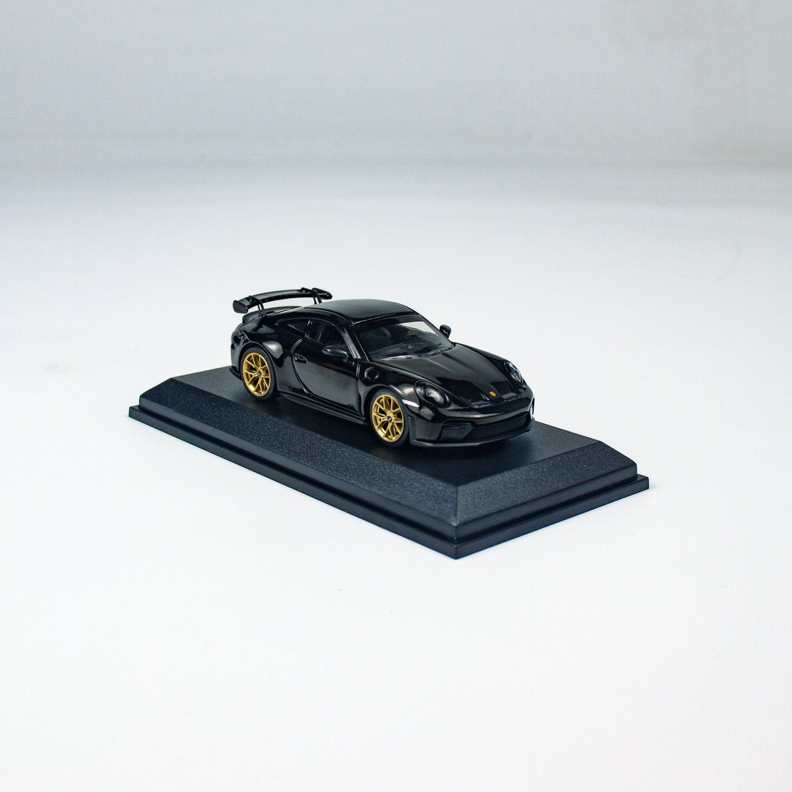 Minichamps 1:64 PORSCHE 911 (992.2) GT3 - 2025 - BLACK CLDC