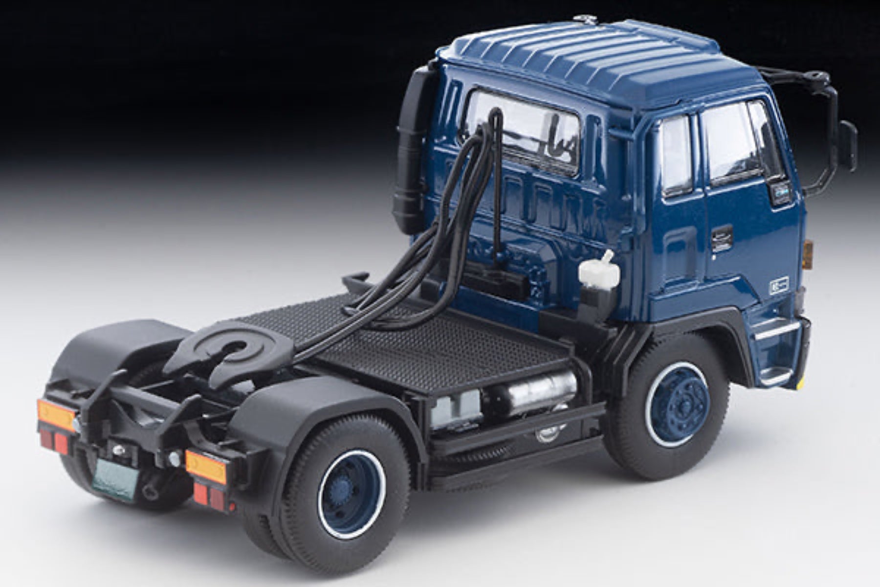 ミニカー TOMYTEC ISUZU 810 EX TRACTOR LV-N347a Preorder] Tomytec TLVN 1:64 Isuzu 810EX Tractor Head (Navy