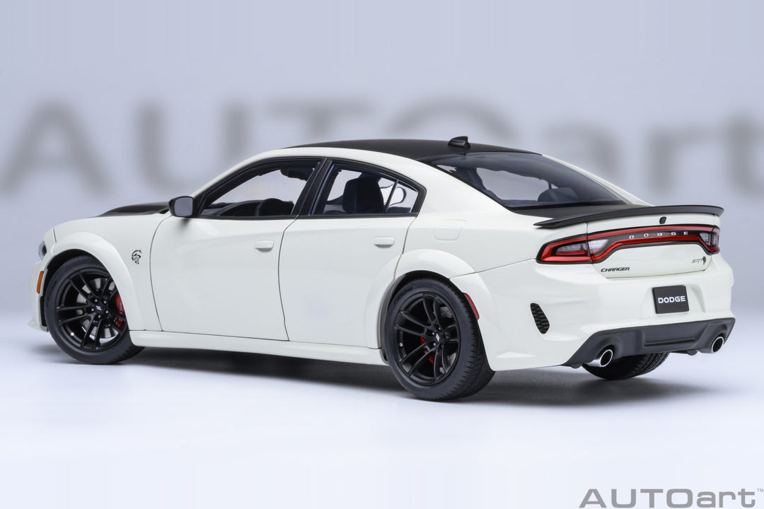 AUTOart 1:18 Dodge Charger SRT Hellcat Redeye jailbreak Knuckle White 71751