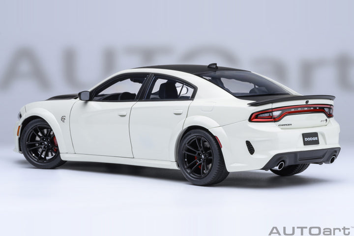 AUTOart 1:18 Dodge Charger SRT Hellcat Redeye jailbreak Knuckle White 71751