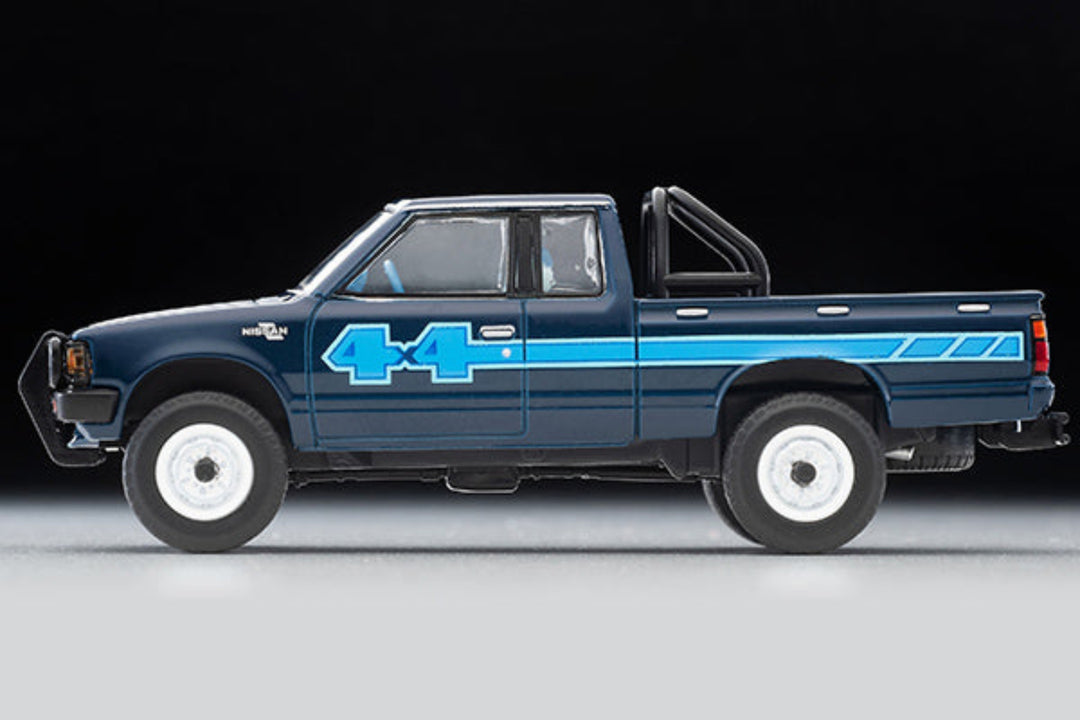 Tomytec TLVN 1:64 Nissan Truck 4X4 King Cab North American version (blue)