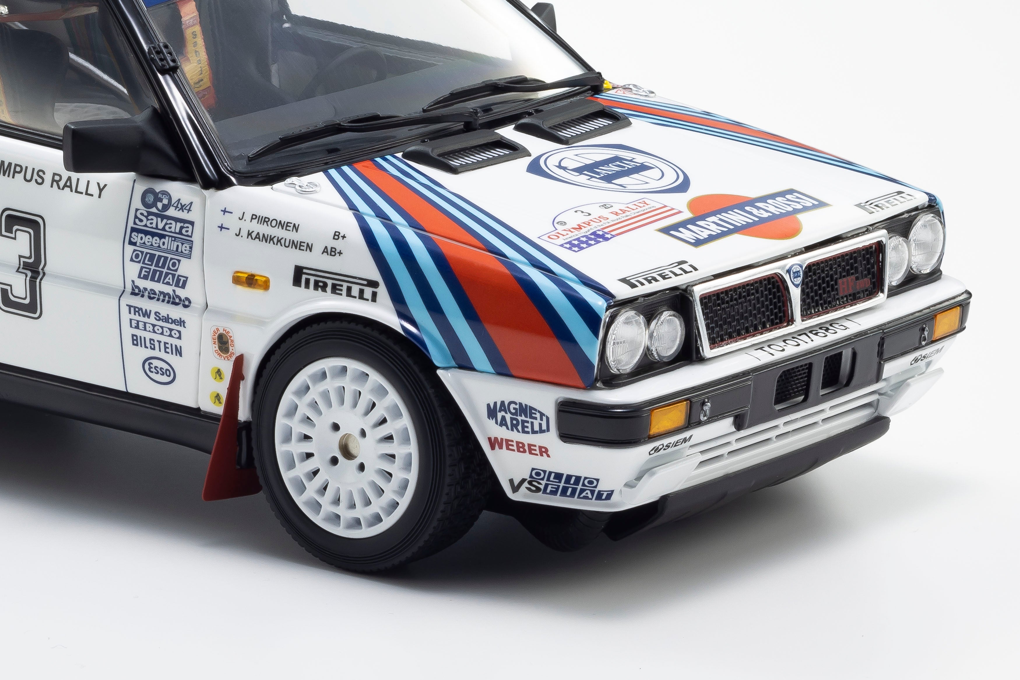 Kyosho 1:18 Lancia Delta HF 4WD 1987 Olympus Rally MARTINI ROSSI