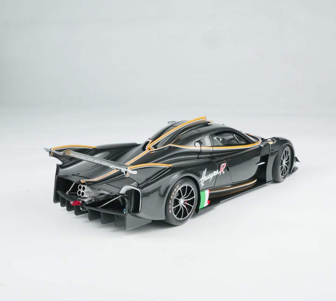LCD 1:18 Pagani Huyara R Carbon Black LCD18012-CB
