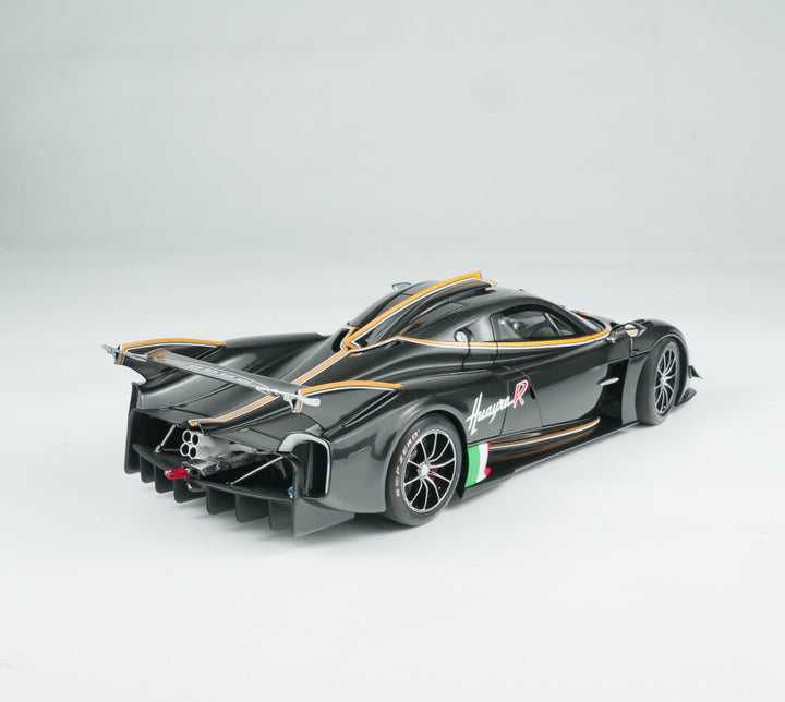 LCD 1:18 Pagani Huyara R Carbon Black LCD18012-CB