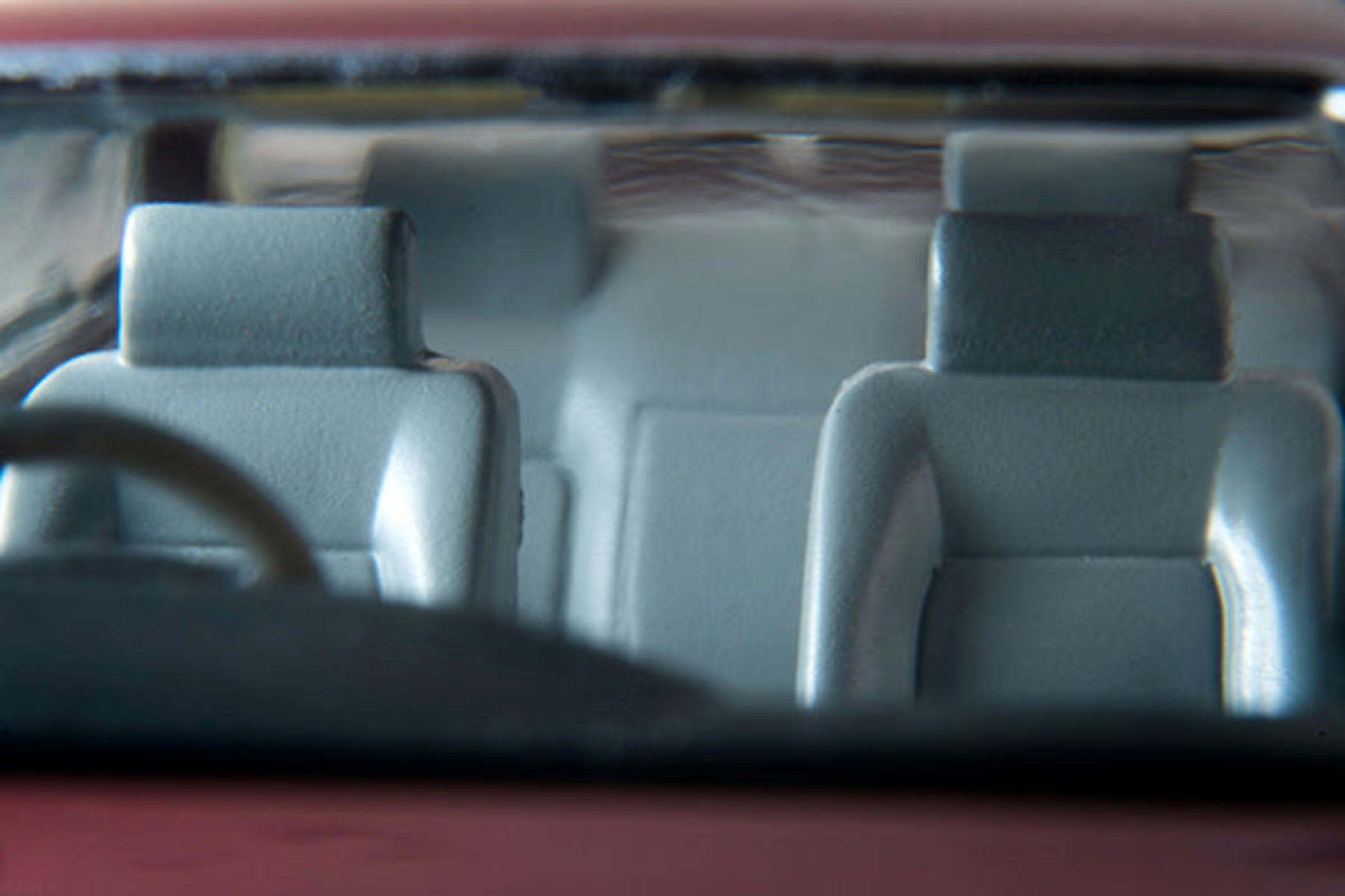 Tomytec TLVN 1:64 Nissan Gloria Cima TYPE-II S (red) 1990