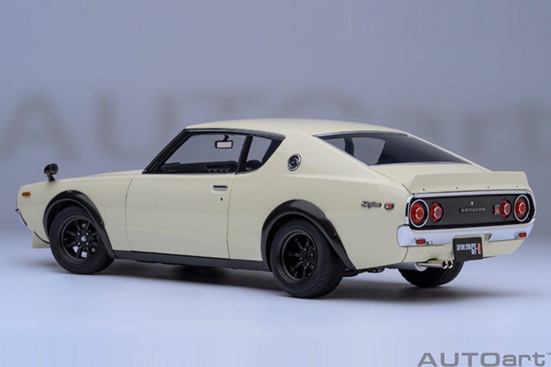 AUTOart 1:18 Nissan Skyline 2000 GT-R (KPGC110) - White 77467