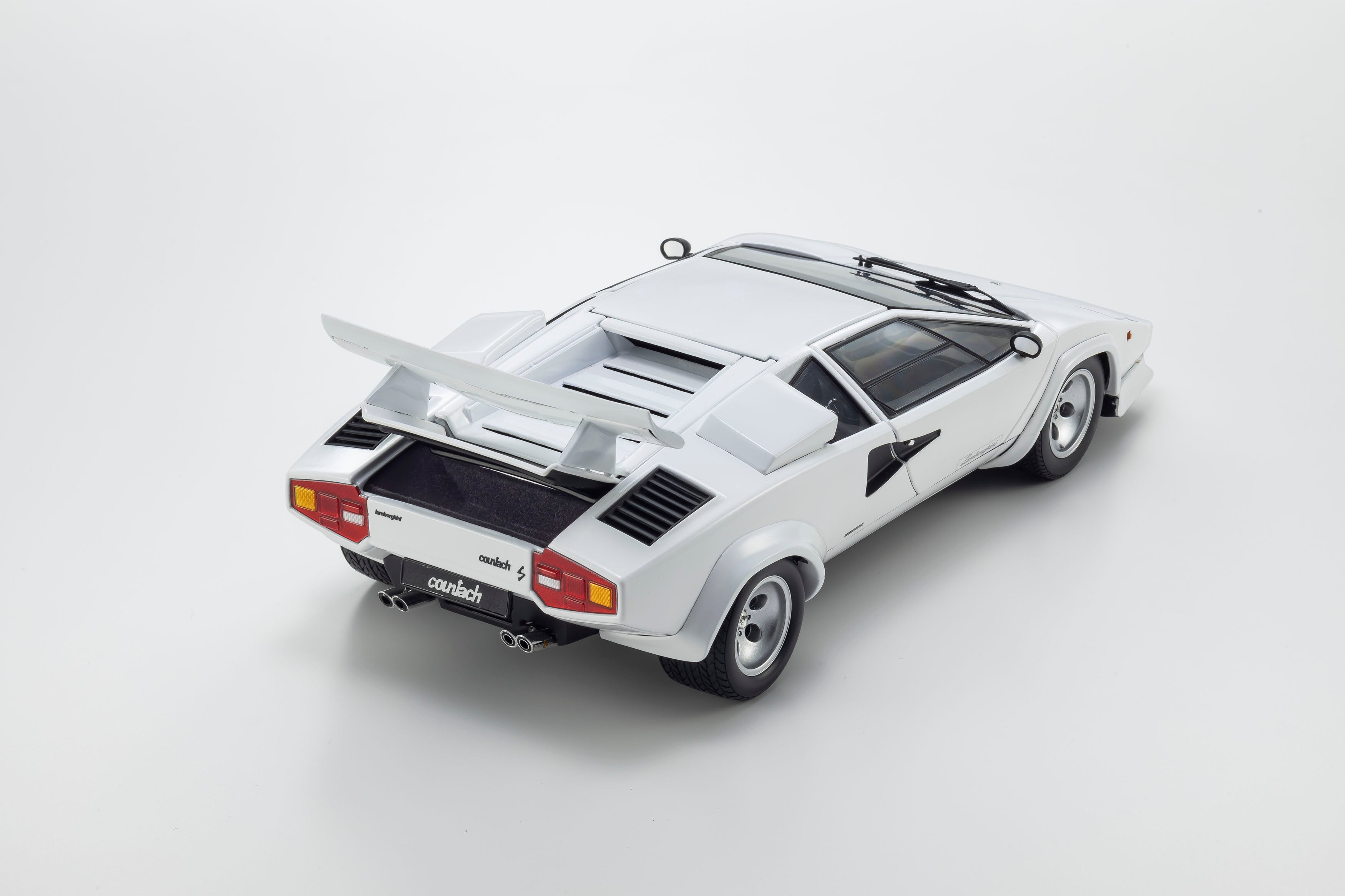 Kyosho 1:18 Lamborghini Countach LP 400 S -White 08320WFL