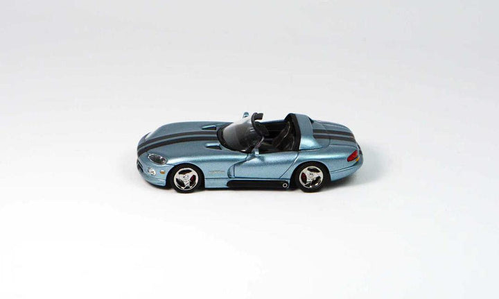 GFCC 1:64 1996 Dodge Viper Roadster (2 Colours)