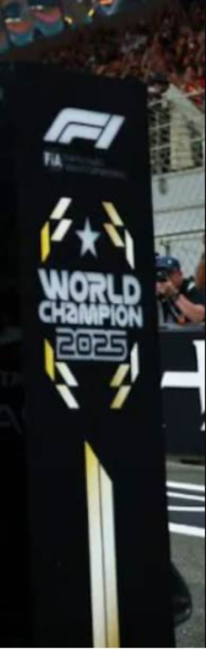 [Preorder] MINICHAMPS 1:43 MCLAREN FORMULA 1 TEAM MCL39 - LANDO NORRIS - WORLD CHAMPION - ABU DHABI GP 2025 537256604