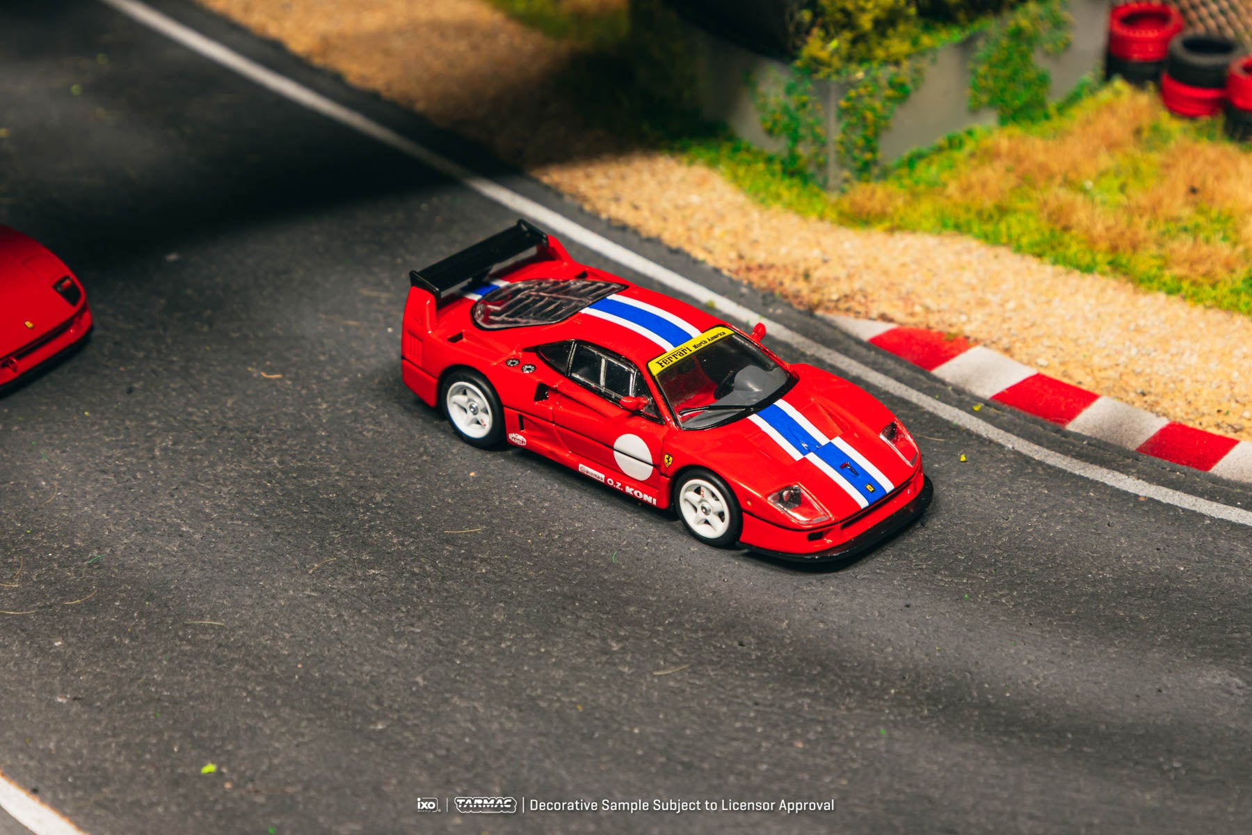 Preorder] Tarmac Works 1:64 Ferrari F40 LM Red T64-075-RE2