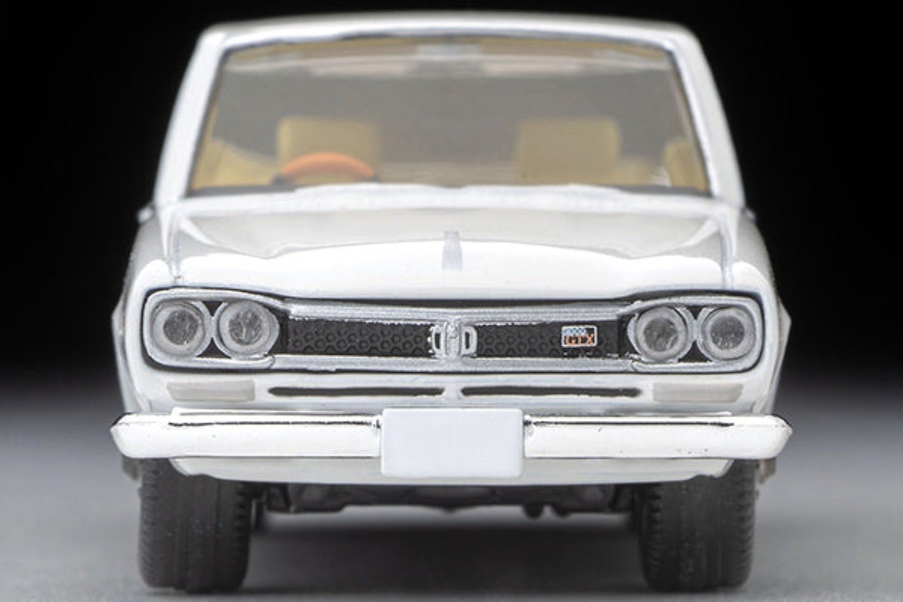 Tomytec TLVN 1:64 Nissan Skyline 2000 GT-X (white) 1972 – Horizon