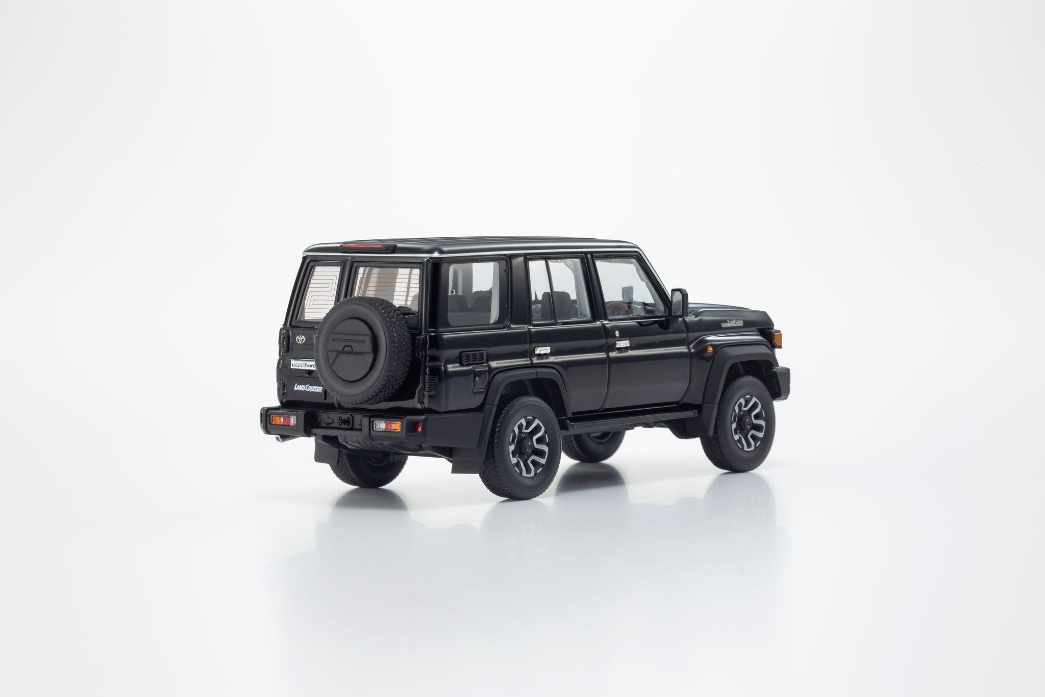 Kyosho 1:43 Toyota Land Cruiser 70 4(3 Colours) 03928BE/03928W