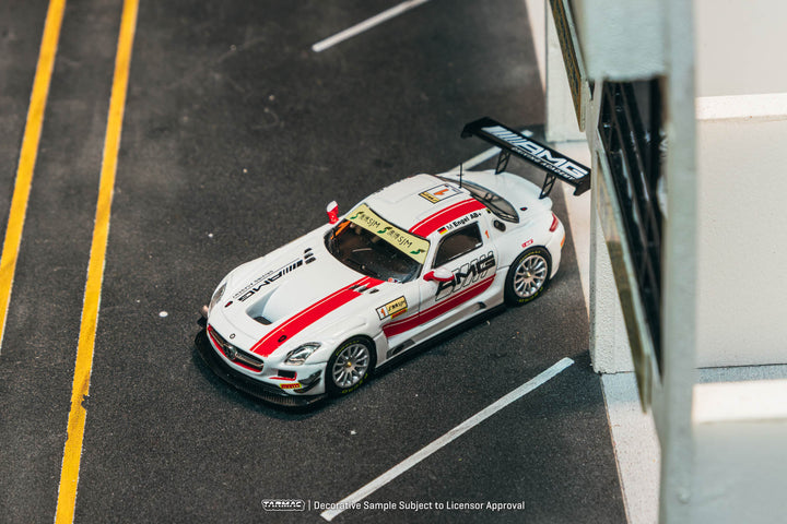 [Preorder] Tarmac Works 1:64 Mercedes-Benz SLS AMG GT3 Macau GT Cup - FIA GT World Cup 2015 Winner Maro Engel Model Car + Trading Cards Combo Set T64-087-15MGP01
