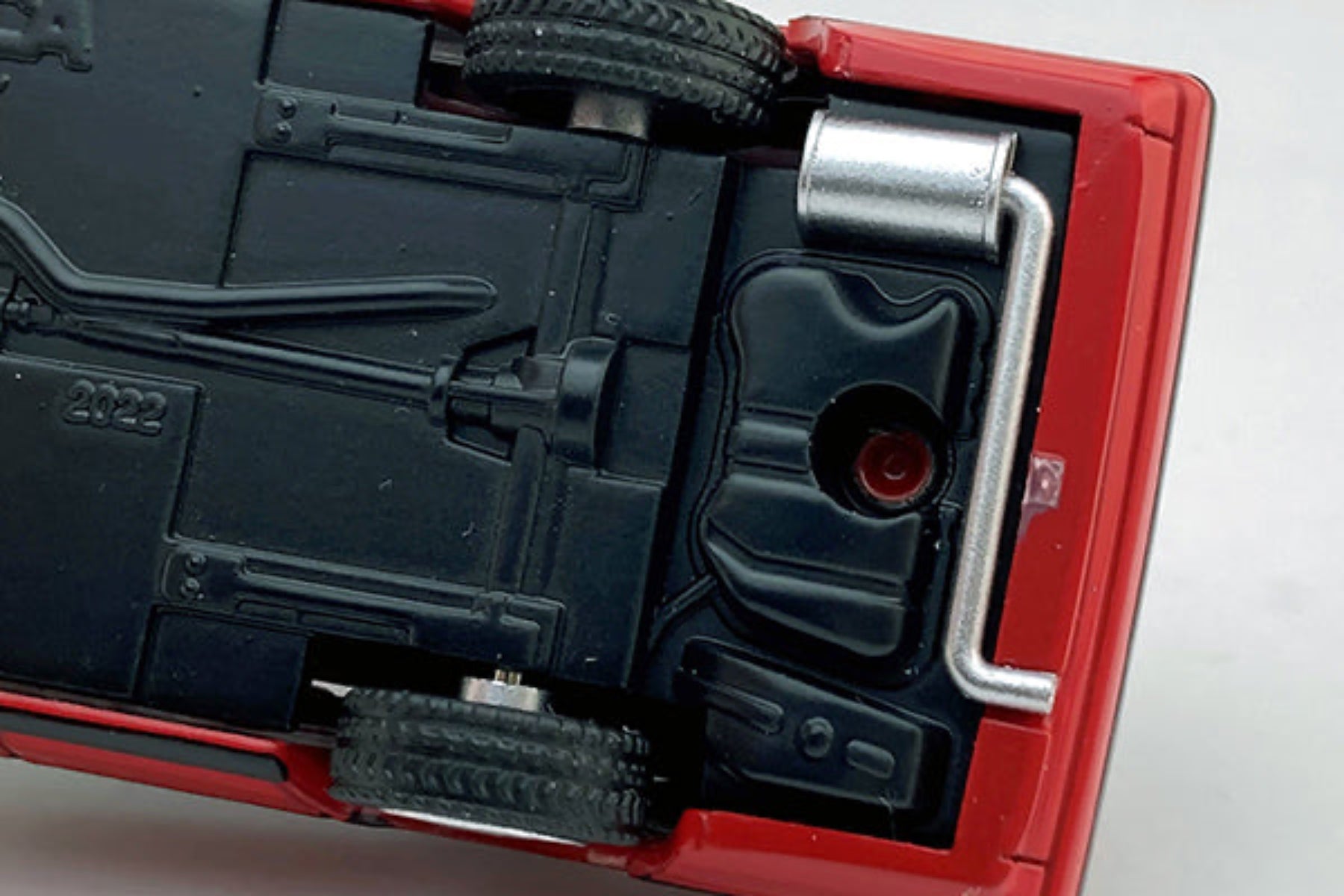 Tomytec TLVN 1:64 Nissan Skyline 4-door HT 1800 Passage (red) 1987