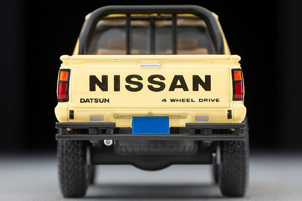 TLVN Tomica Limited Vintage Neo 1:64 Nissan Truck 4X4 King Cab North American Specification
