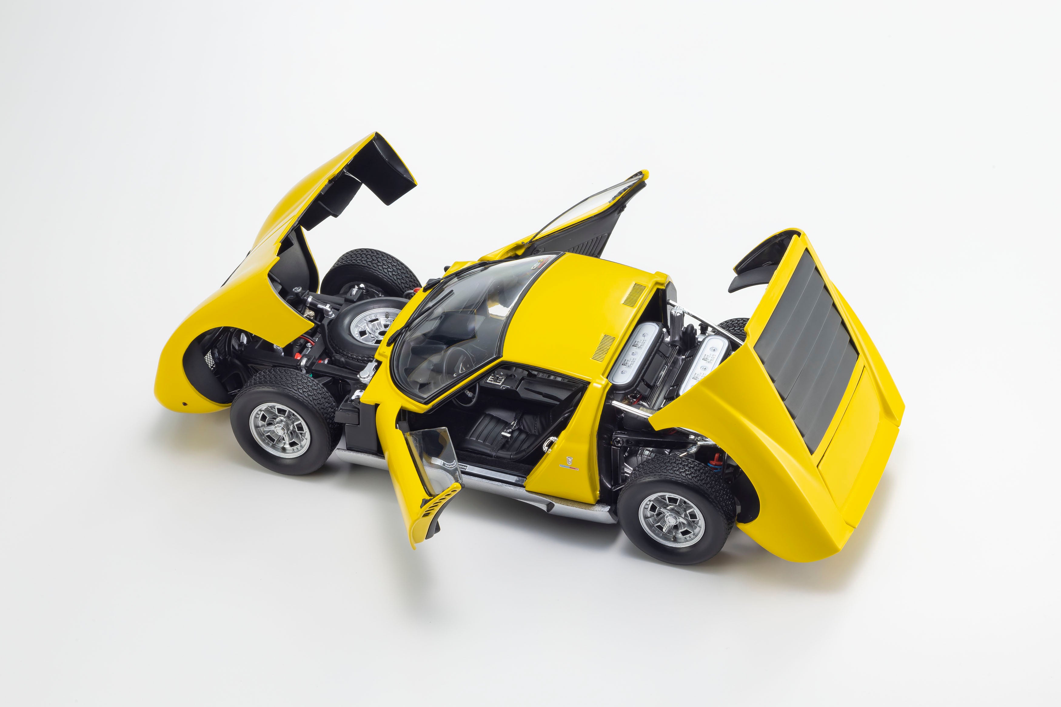 Preorder] Kyosho 1:18 LAM MIURA P 400 (YELLOW) 08314Y – Horizon