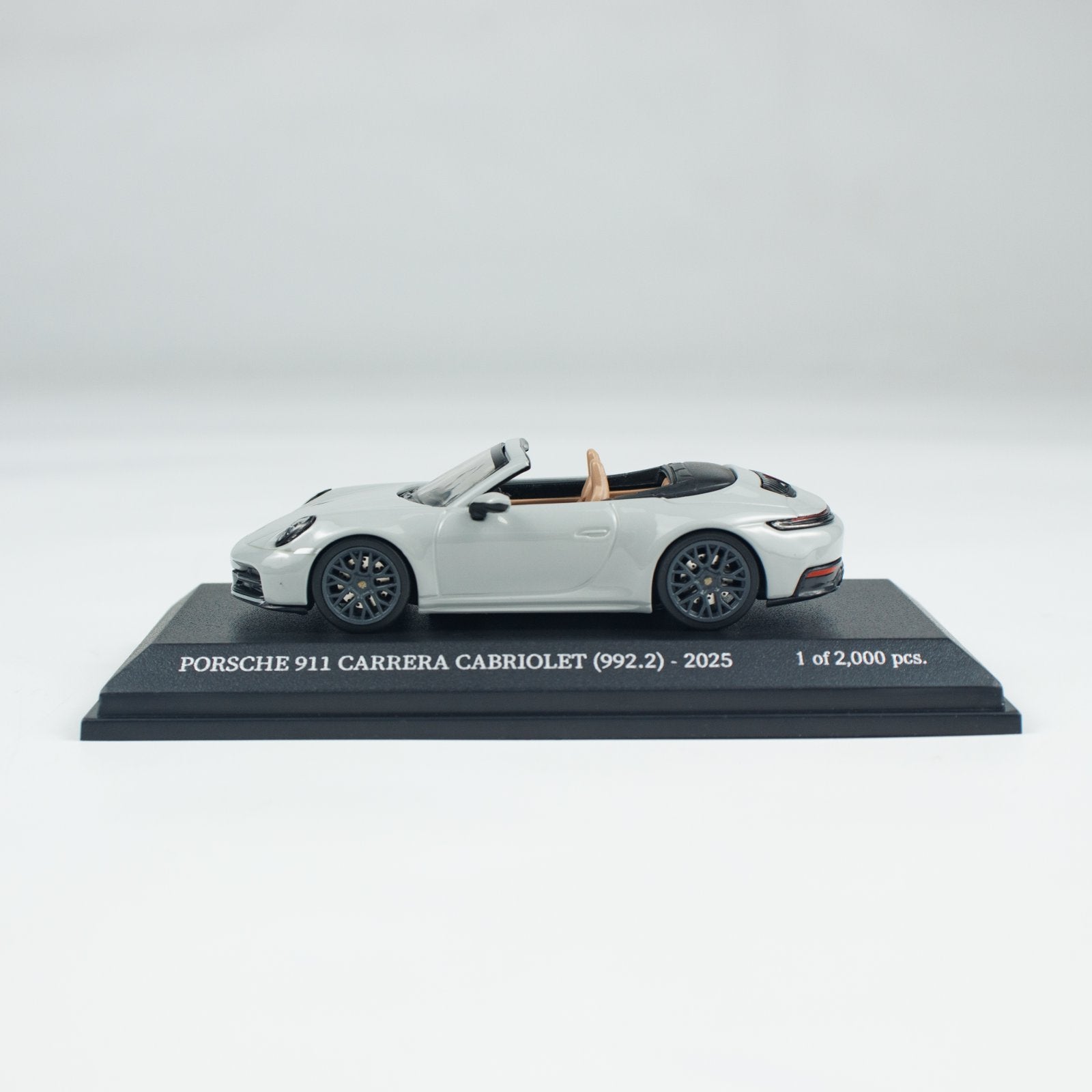 Preorder] Minichamps 1:64 PORSCHE 911(992.2) CARRERA CABRIOLET