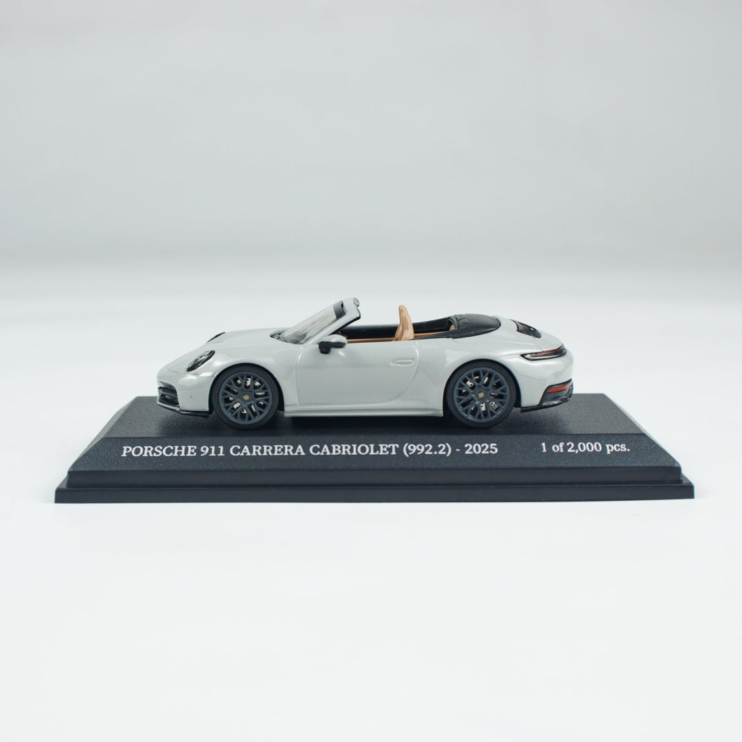 [Preorder] Minichamps 1:64 PORSCHE 911(992.2) CARRERA CABRIOLET CHALK CLDC 643064037