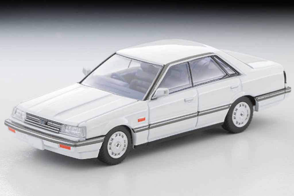 Tomytec TLVN 1:64 Nissan Skyline 4-door HT 1800 Passage (white