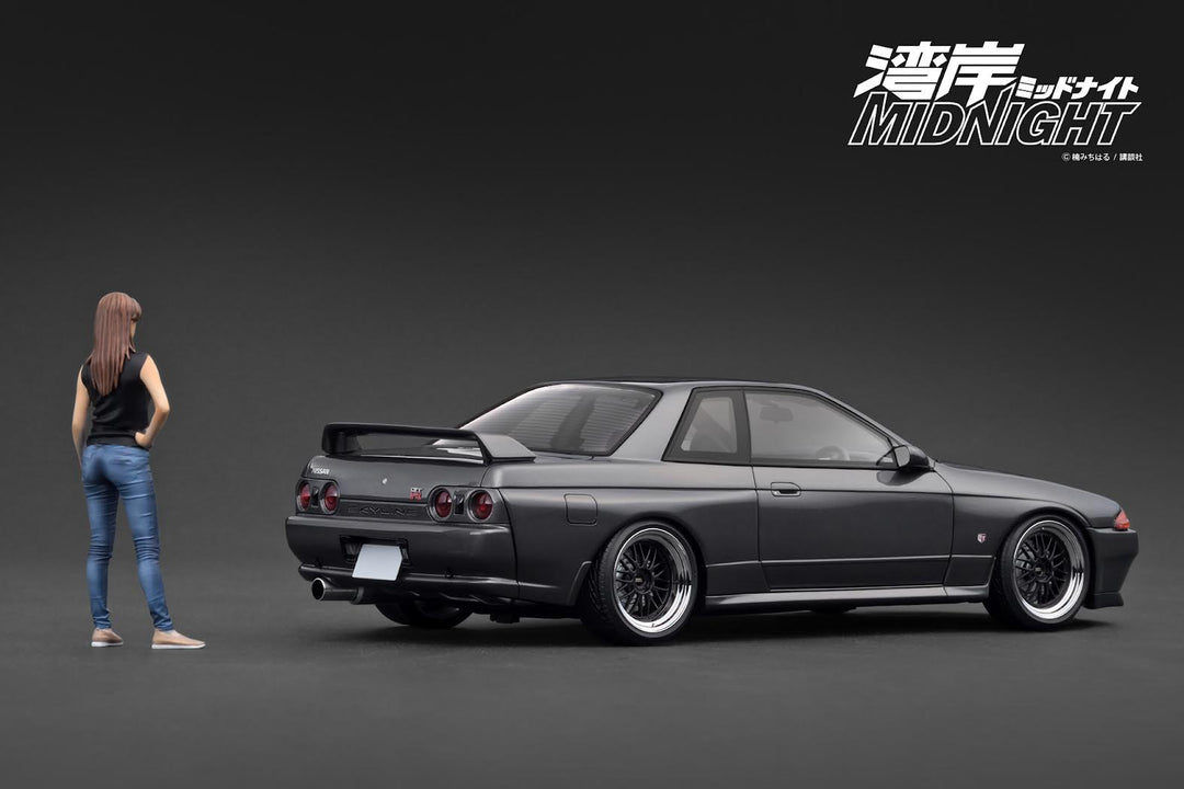 [Preorder] Ignition Model 1:18 NISSAN SKYLINE GT-R (R32) Gun Metallic MIDNIGHT Reina's R With Ms.Reina Akikawa IG3595
