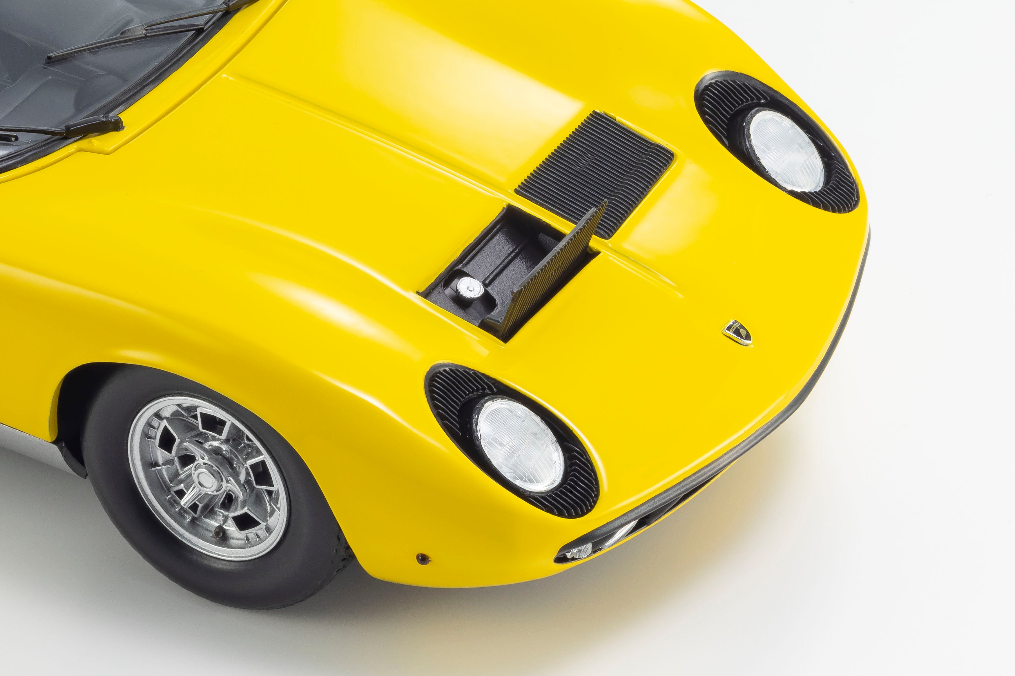 Preorder] Kyosho 1:18 LAM MIURA P 400 (YELLOW) 08314Y – Horizon