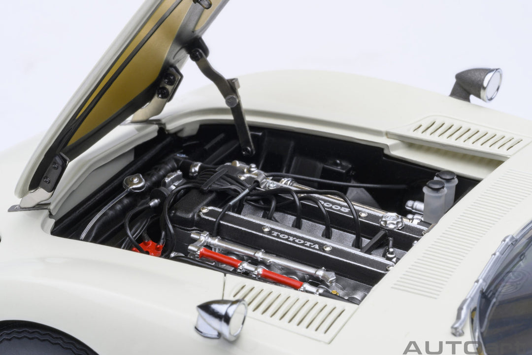 [Preorder] AUTOart 1:18 Toyota 2000GT 1967 White 79546