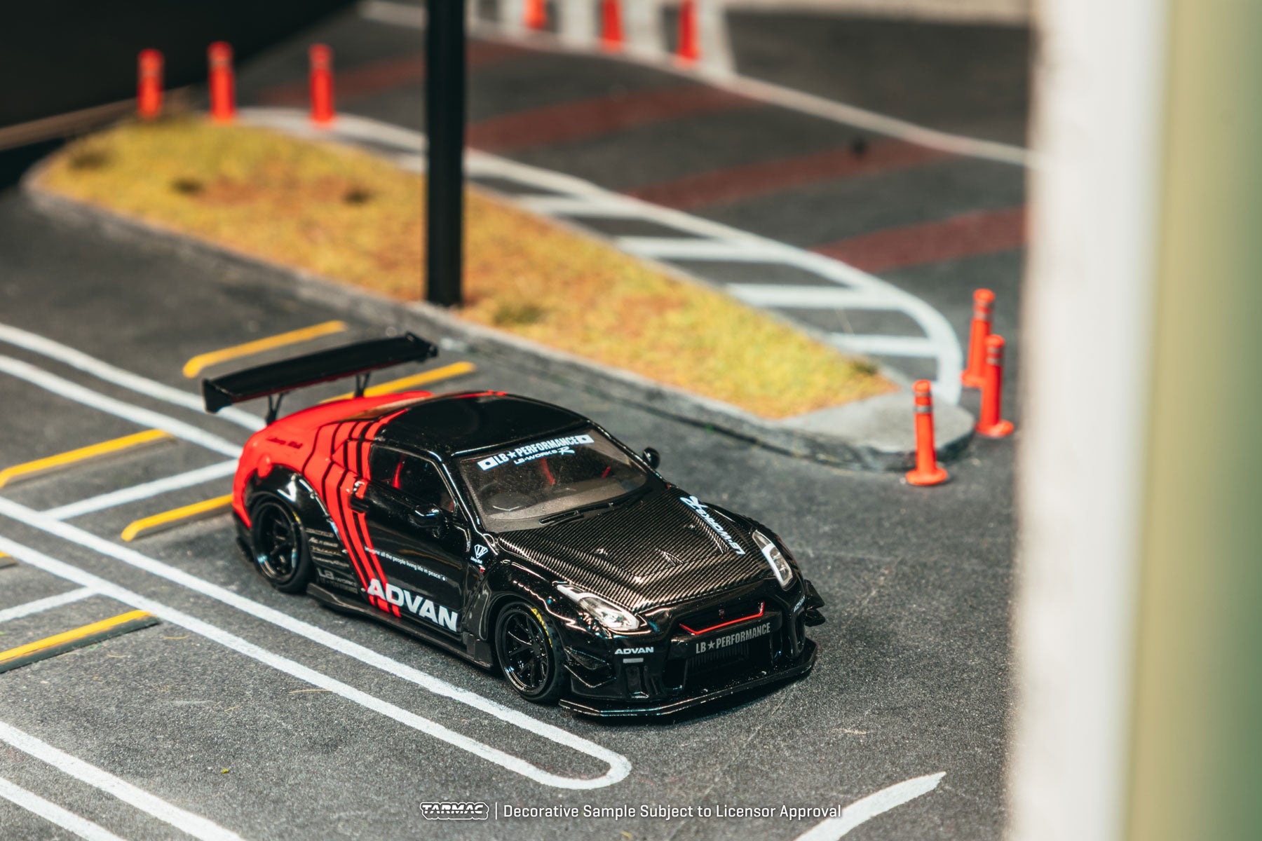 Preorder] Tarmac Works 1:64 LB Works Nissan GT-R Type 2 Advan T64