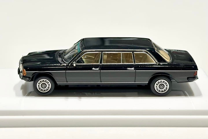 JIYI X GOC 1:64 MERCEDES BENZ 230E Lengthened LIMO (W123) Black